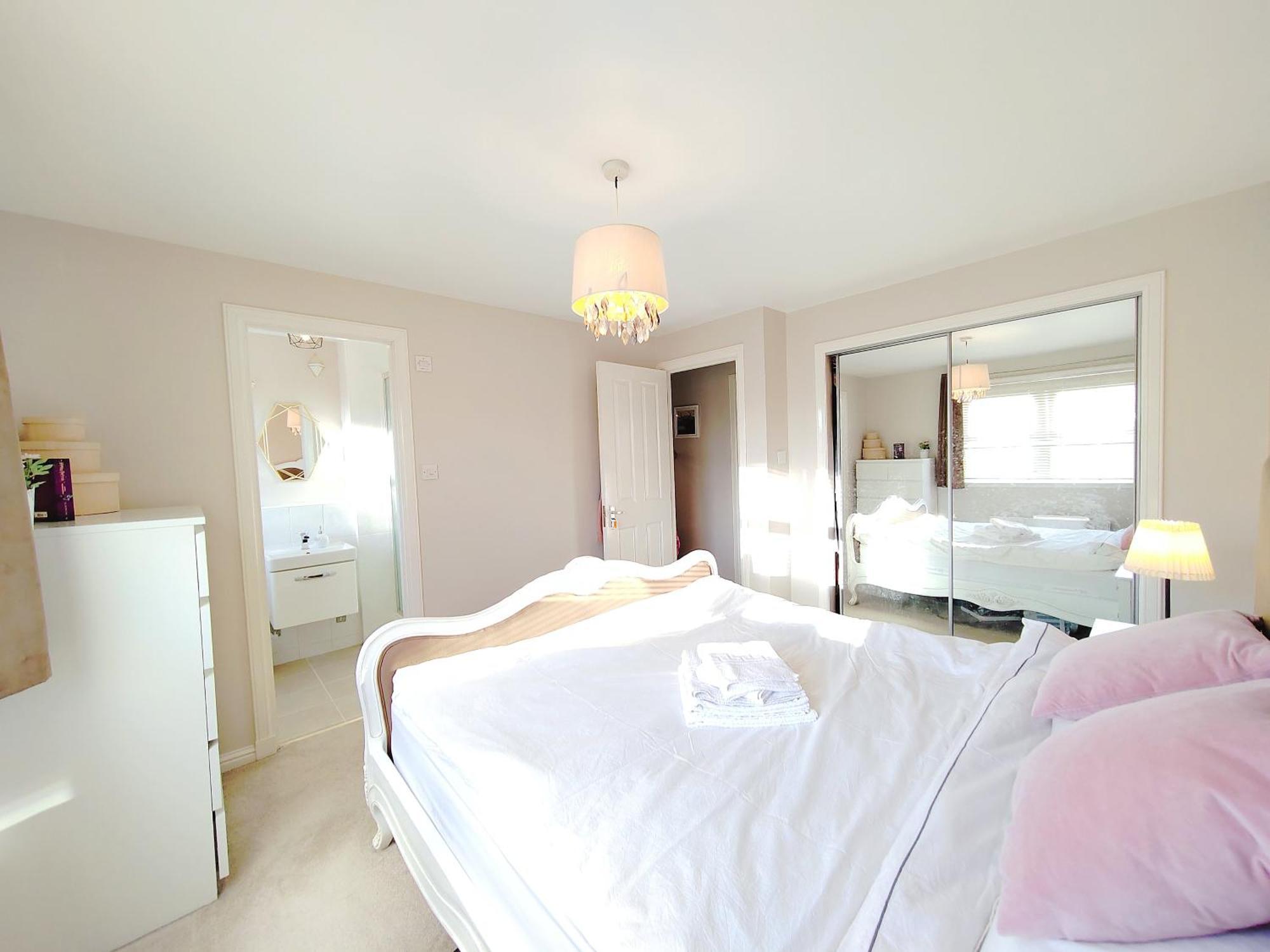 Modern And Spacious Double&King Bedrooms Both With Private Bathrooms Edinburgh Pokoj fotografie