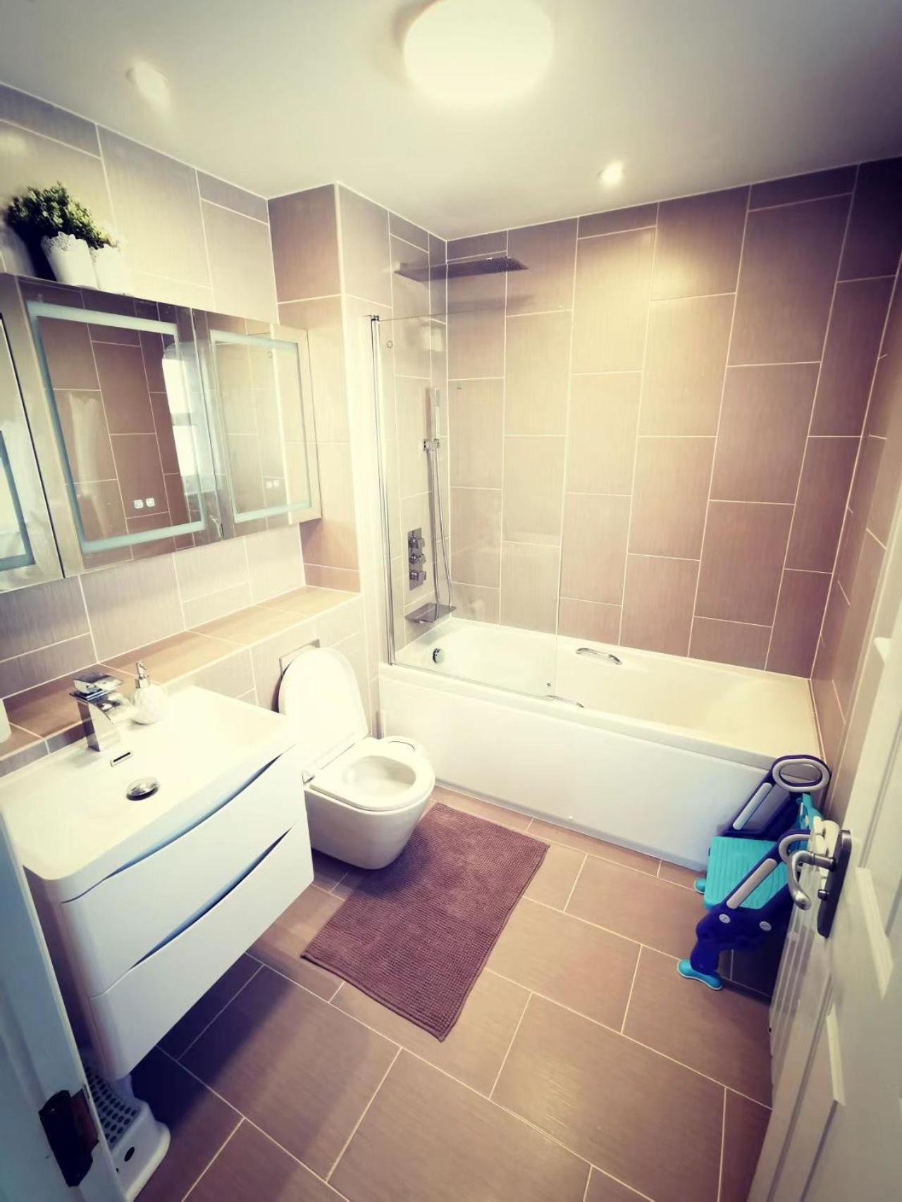 Modern And Spacious Double&King Bedrooms Both With Private Bathrooms Edinburgh Exteriér fotografie